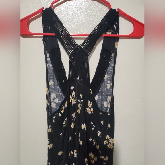 A Floral tank top - Picture 2 of 5